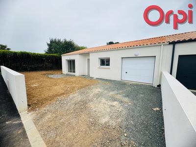 Maison - 93 m² - 4 pièces