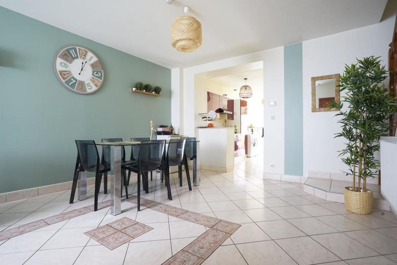 Maison - 101 m² - 5 pièces