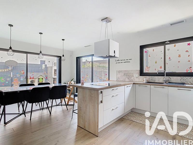 Maison - 105 m² - 4 pièces