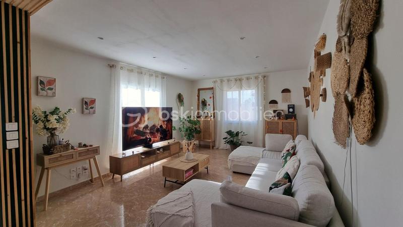 Maison - 93 m² - 4 pièces