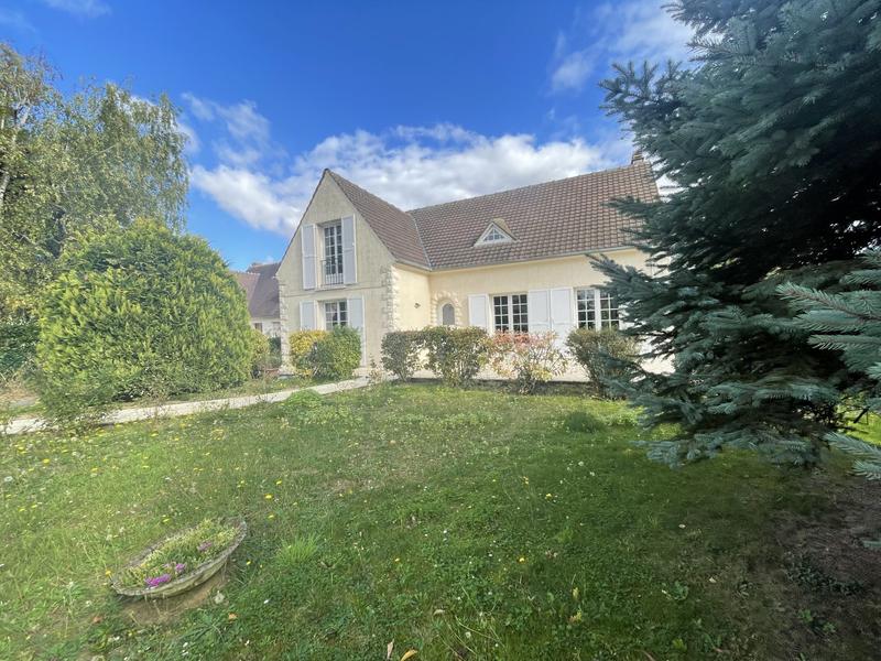 Maison traditionnelle - 160 m² - 8 pièces