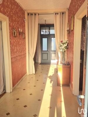 Maison - 300 m² - 5 pièces