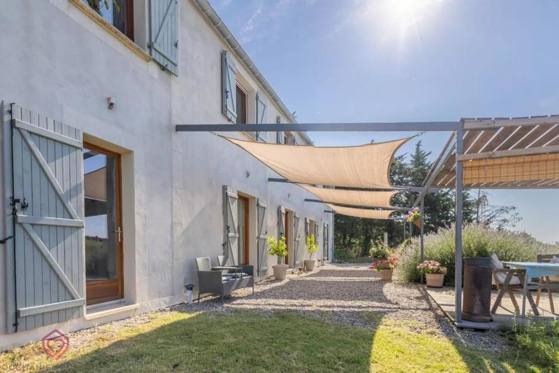 Maison - 258 m² - 9 pièces