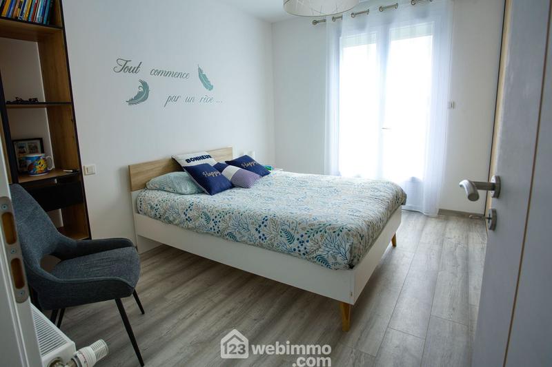 Maison - 239 m² - 11 pièces