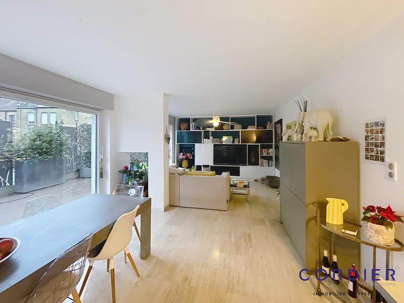 Appartement - 96 m² - 5 pièces