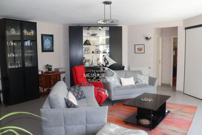 Maison contemporaine - 211 m² - 8 pièces