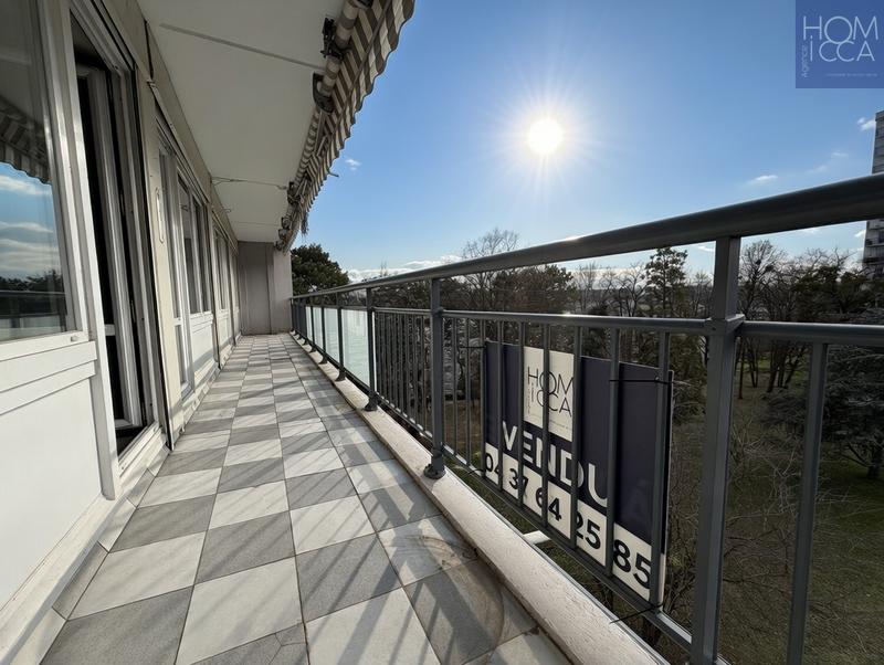 Appartement - 98 m² - 5 pièces