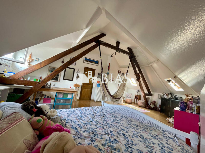 Maison - 236 m² - 7 pièces