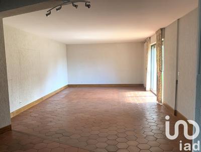 Maison - 200 m² - 7 pièces