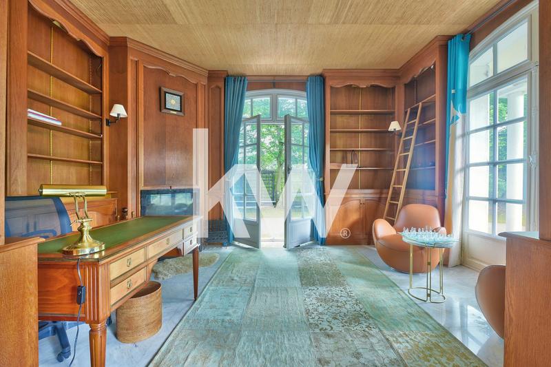 Maison - 498 m² - 14 pièces