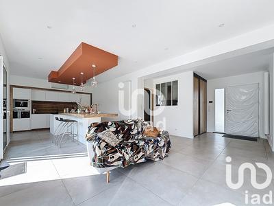 Maison - 207 m² - 6 pièces