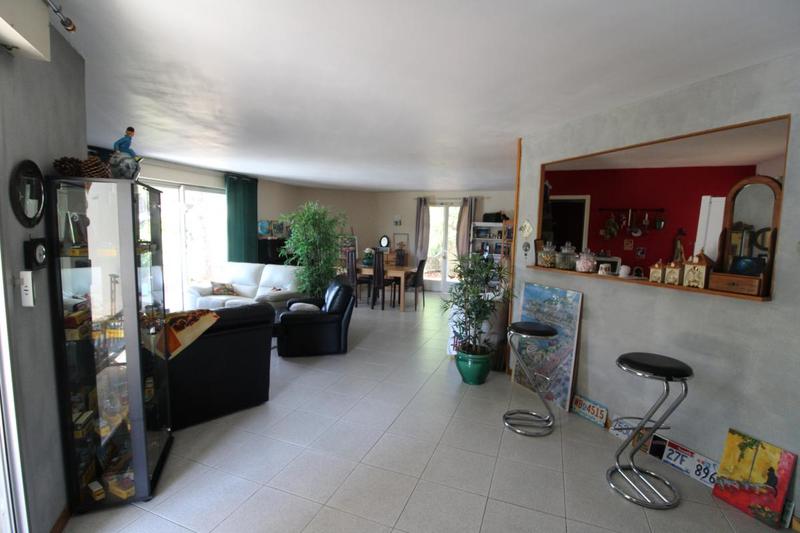Villa - 958 m² - 4 pièces