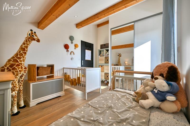 Maison - 284 m² - 10 pièces