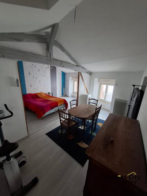 Maison traditionnelle - 151 m² - 7 pièces