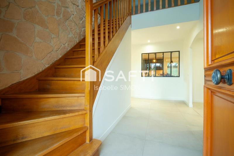 Maison - 200 m² - 7 pièces