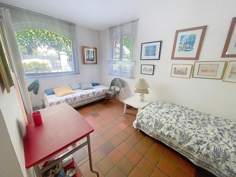 Maison - 204 m² - 7 pièces