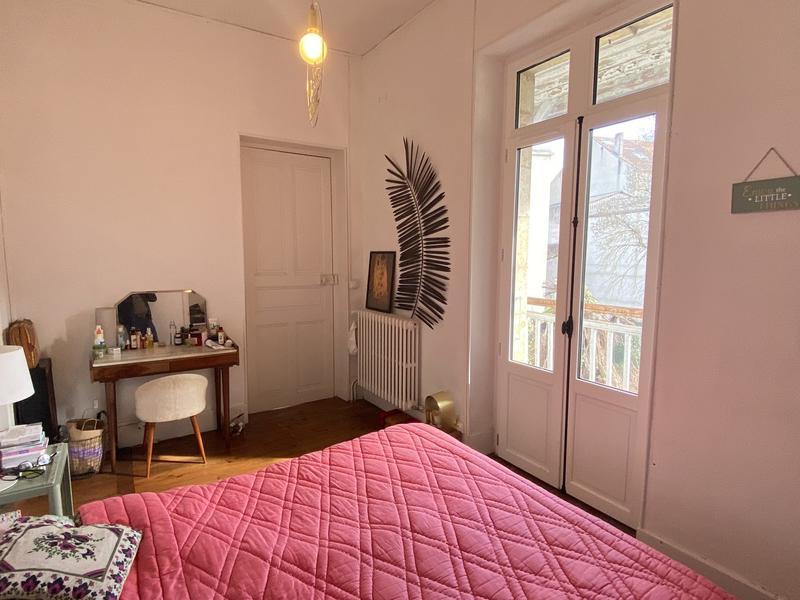 Maison - 210 m² - 8 pièces