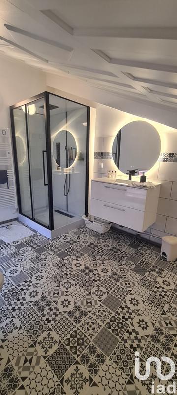 Maison - 205 m² - 7 pièces