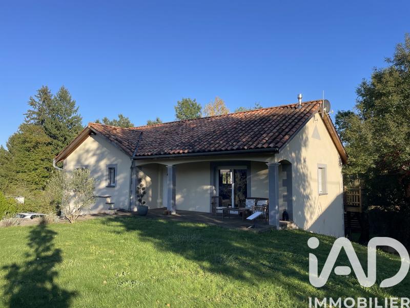 Maison - 200 m² - 7 pièces