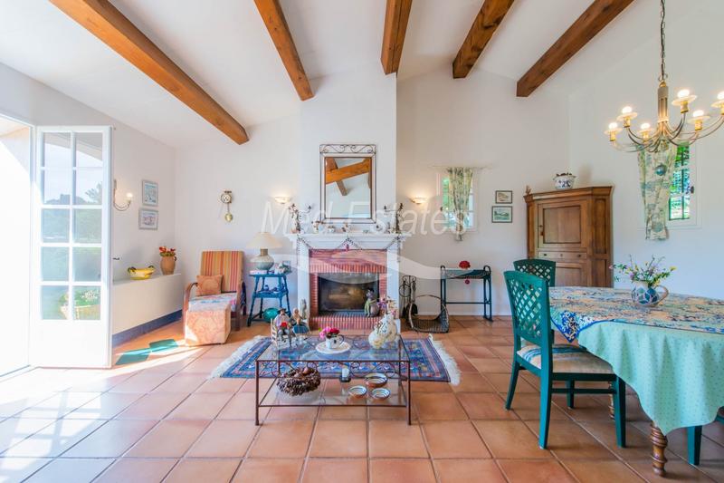 Villa - 240 m² - 5 pièces