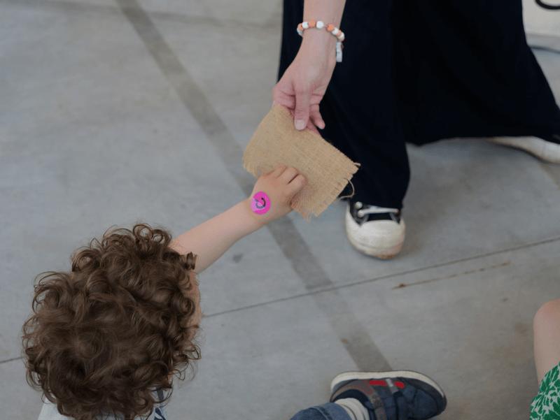 Visite en famille · breaking free (de 2 à 4 ans)