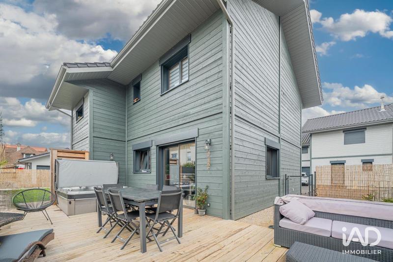 Maison - 111 m² - 5 pièces