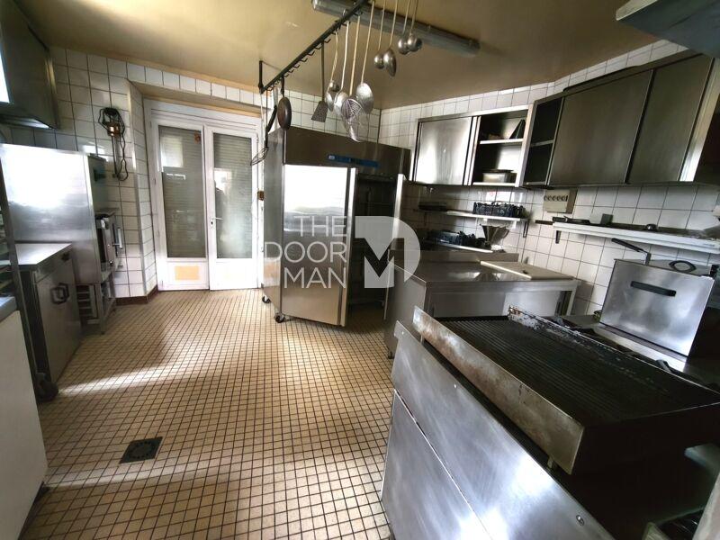 Immeuble - 300 m² - 12 pièces