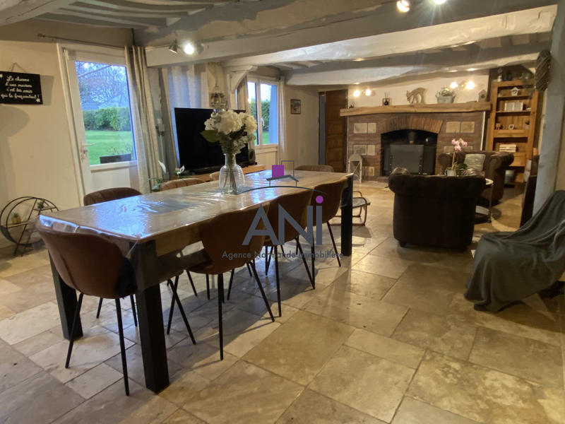 Maison - 242 m² - 11 pièces