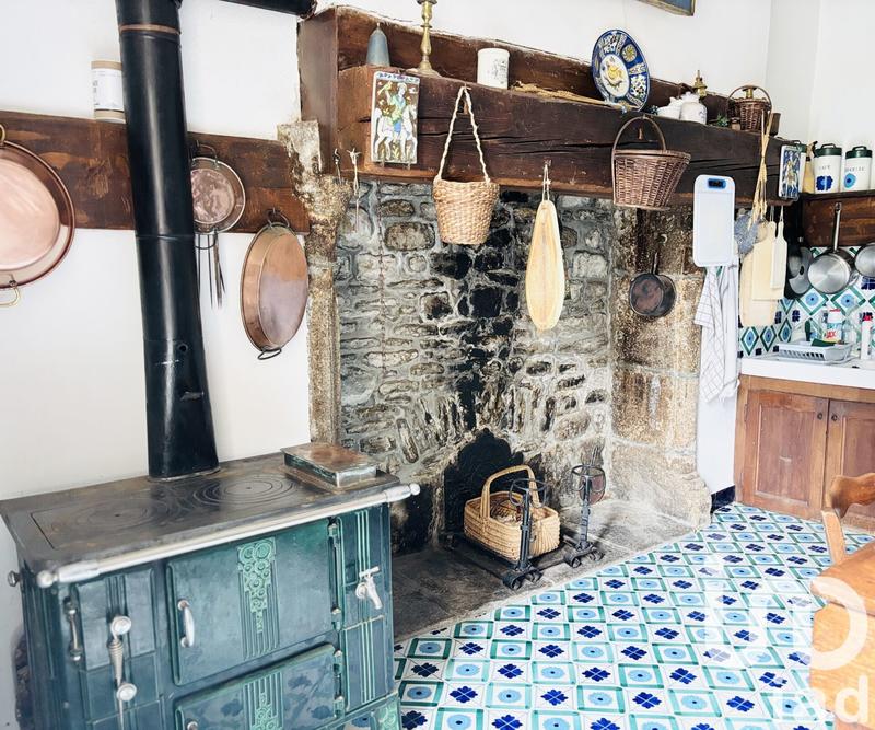 Maison - 231 m² - 9 pièces