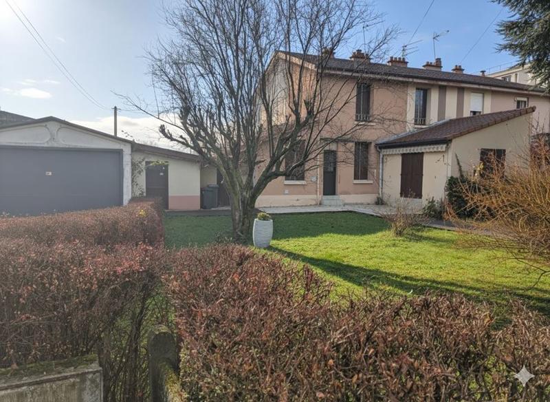 Maison traditionnelle - 85 m² - 3 pièces