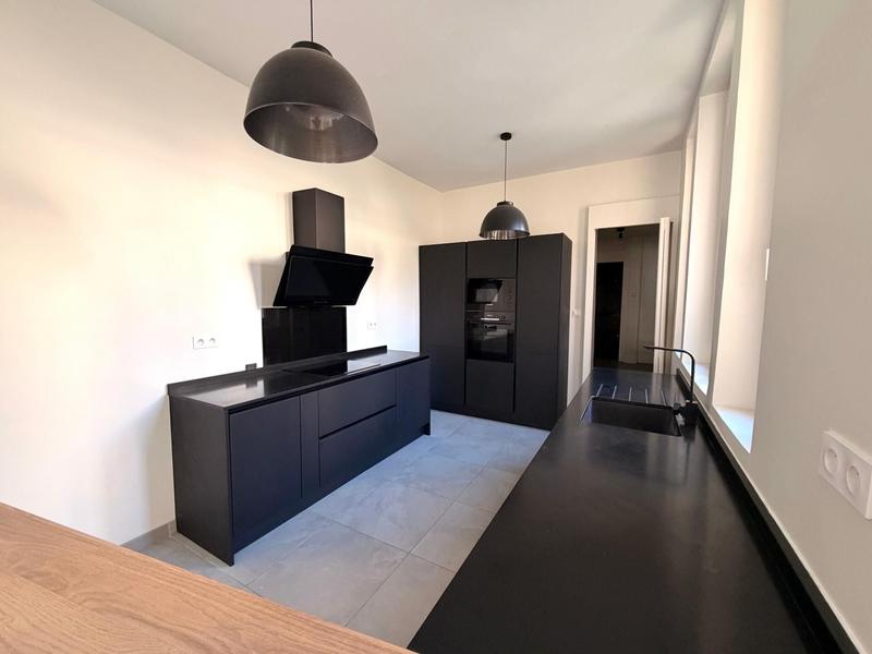 Maison - 300 m² - 7 pièces