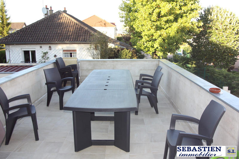 Maison - 121 m² - 6 pièces