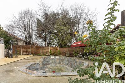 Maison - 307 m² - 10 pièces