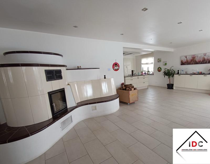 Maison contemporaine - 270 m² - 7 pièces