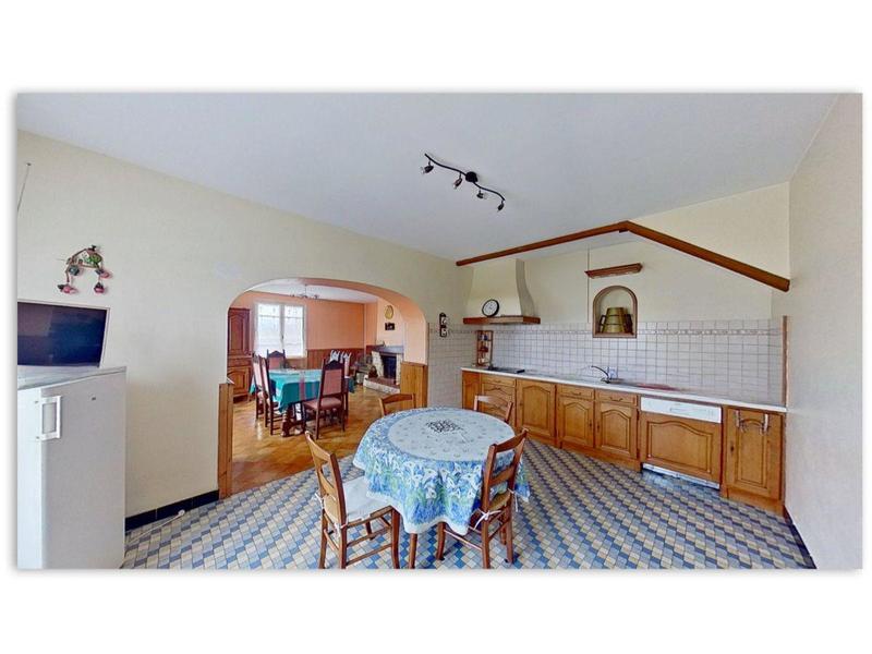 Maison - 21 667 m² - 11 pièces