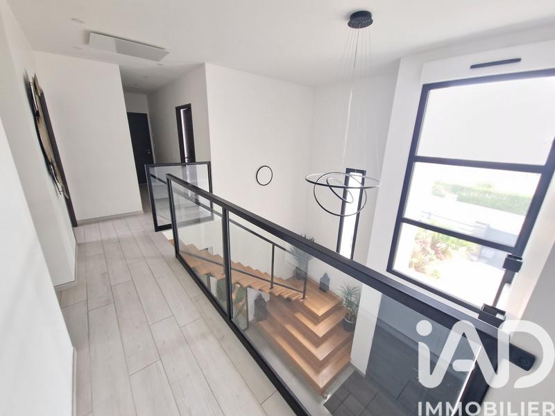 Maison - 188 m² - 9 pièces