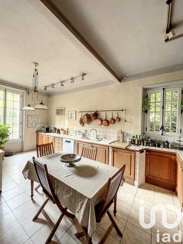 Maison - 252 m² - 11 pièces