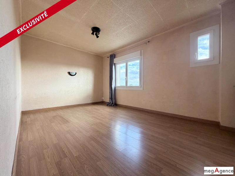 Maison traditionnelle - 97 m² - 7 pièces