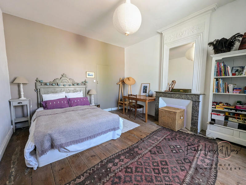 Maison - 280 m² - 8 pièces