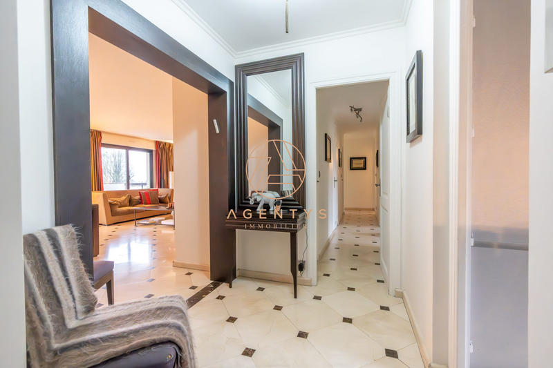 Appartement - 122 m² - 5 pièces