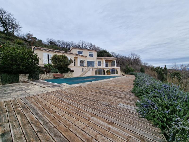Villa - 185 m² - 4 pièces