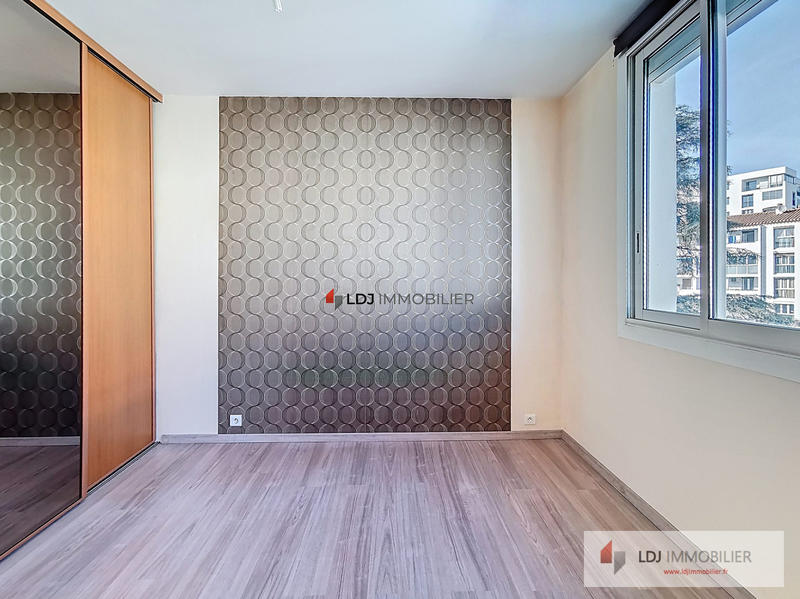 Appartement - 70 m² - 4 pièces