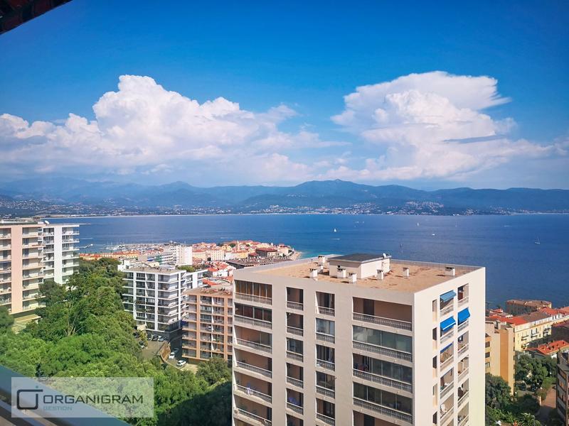 Appartement - 90 m² - 3 pièces