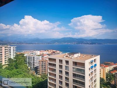 Appartement - 90 m² - 3 pièces