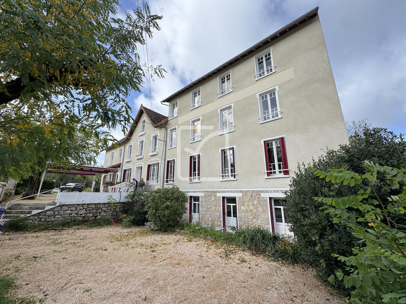 Maison - 579 m² - 19 pièces