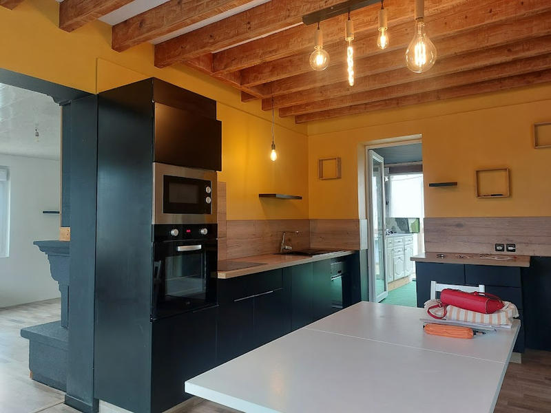 Maison - 170 m² - 8 pièces