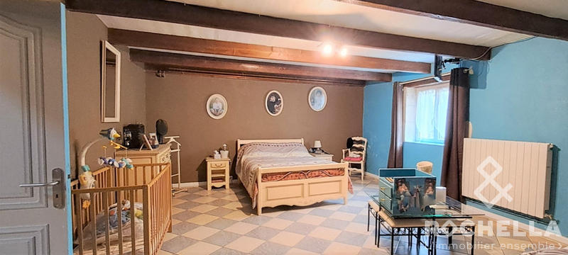 Maison ancienne - 470 m² - 8 pièces