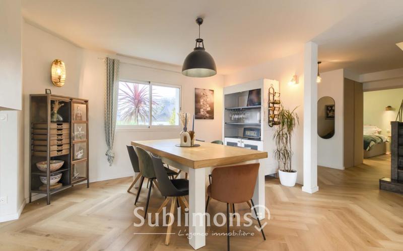 Maison - 180 m² - 7 pièces