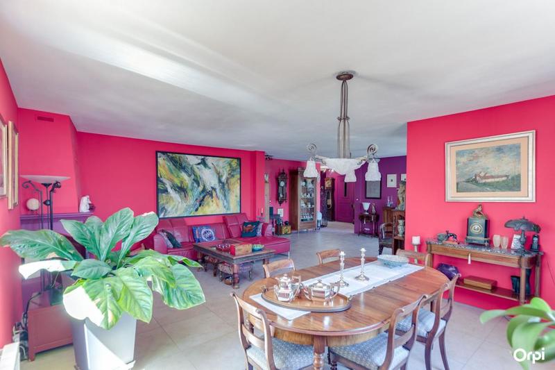 Maison - 246 m² - 7 pièces