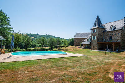 Maison - 240 m² - 10 pièces